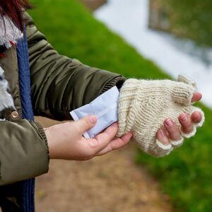 Häago Hand Warmer user